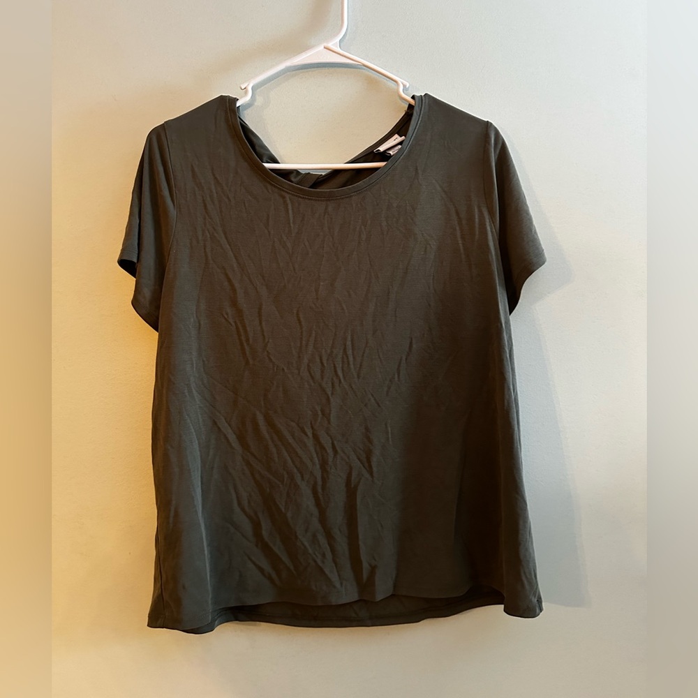 Green twist back top